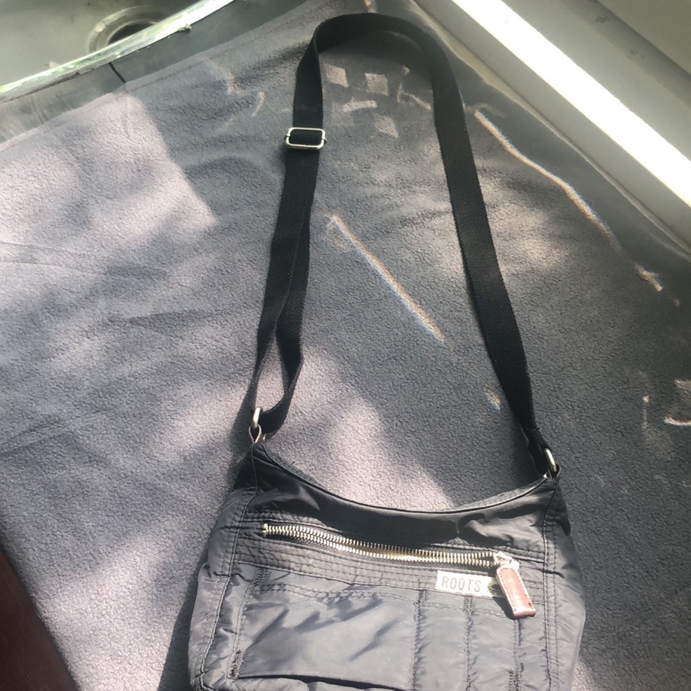ROOTS HANDBAG - Picture 9 of 9